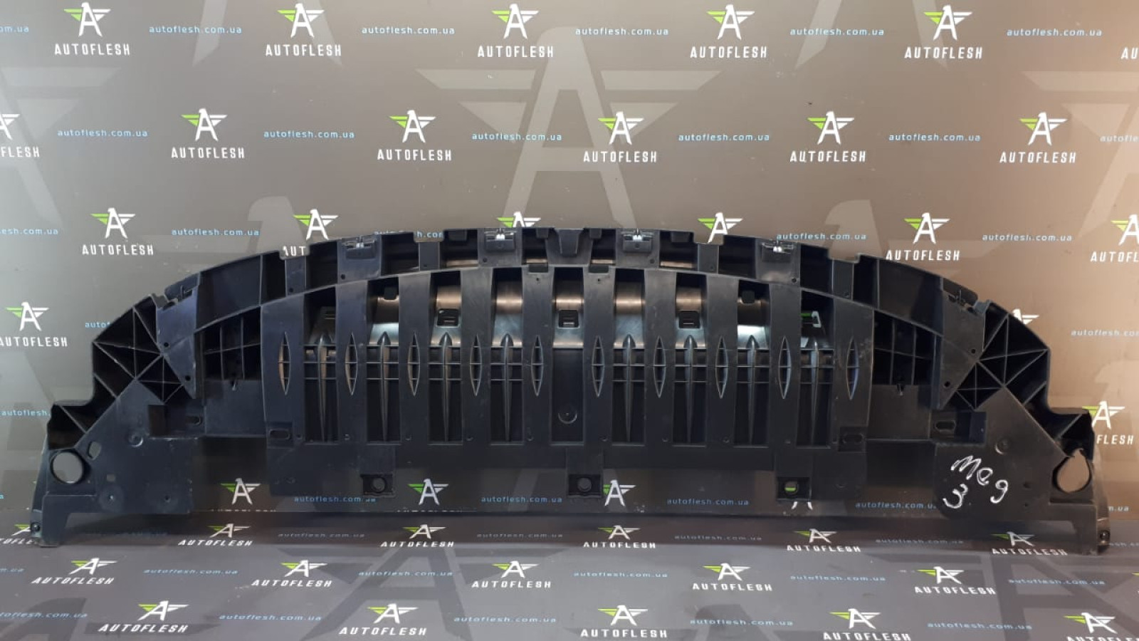 Б/у защита переднего бампера 622355333R для Renault Megane III