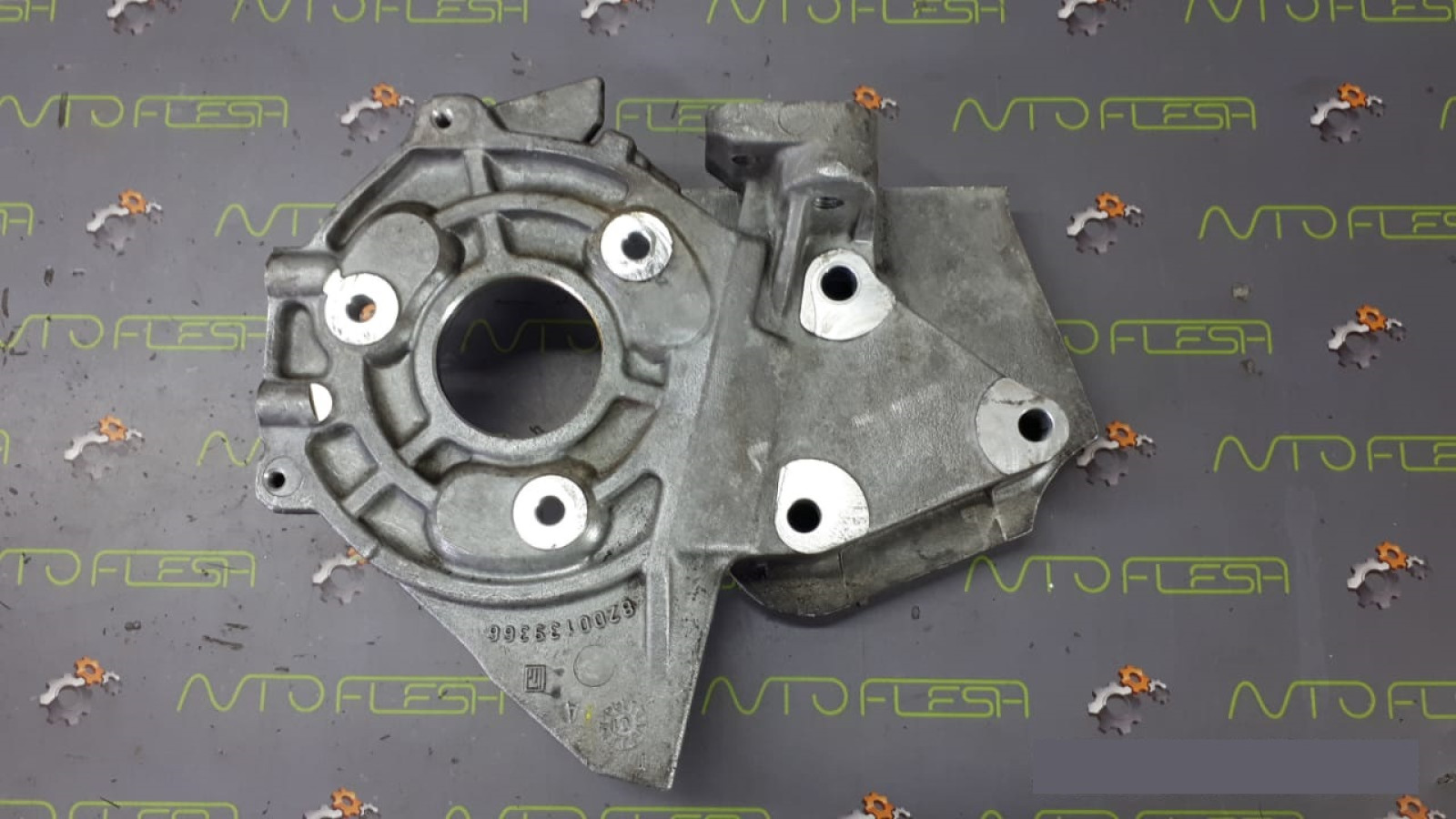 Б/у кронштейн ТНВД 8200139366, 1.9 dCi для Renault Kangoo/ Laguna/ Megane/ Scenic