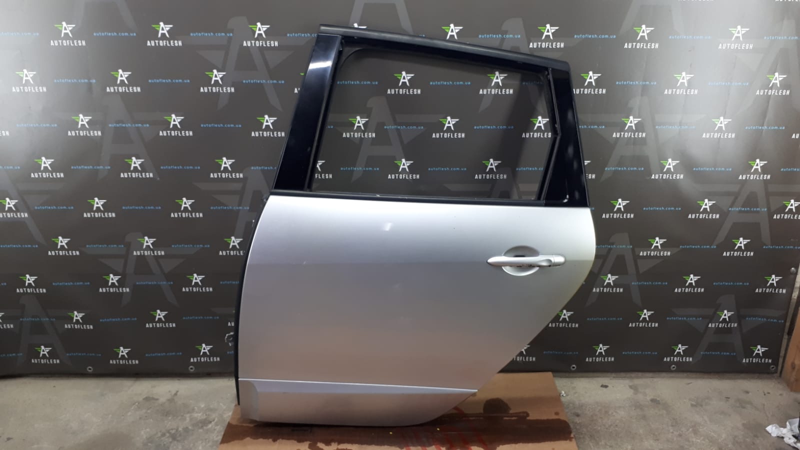 Б/у дверь задняя правая 821012747R, 821019851R для Renault Grand Scenic III/ Scenic III