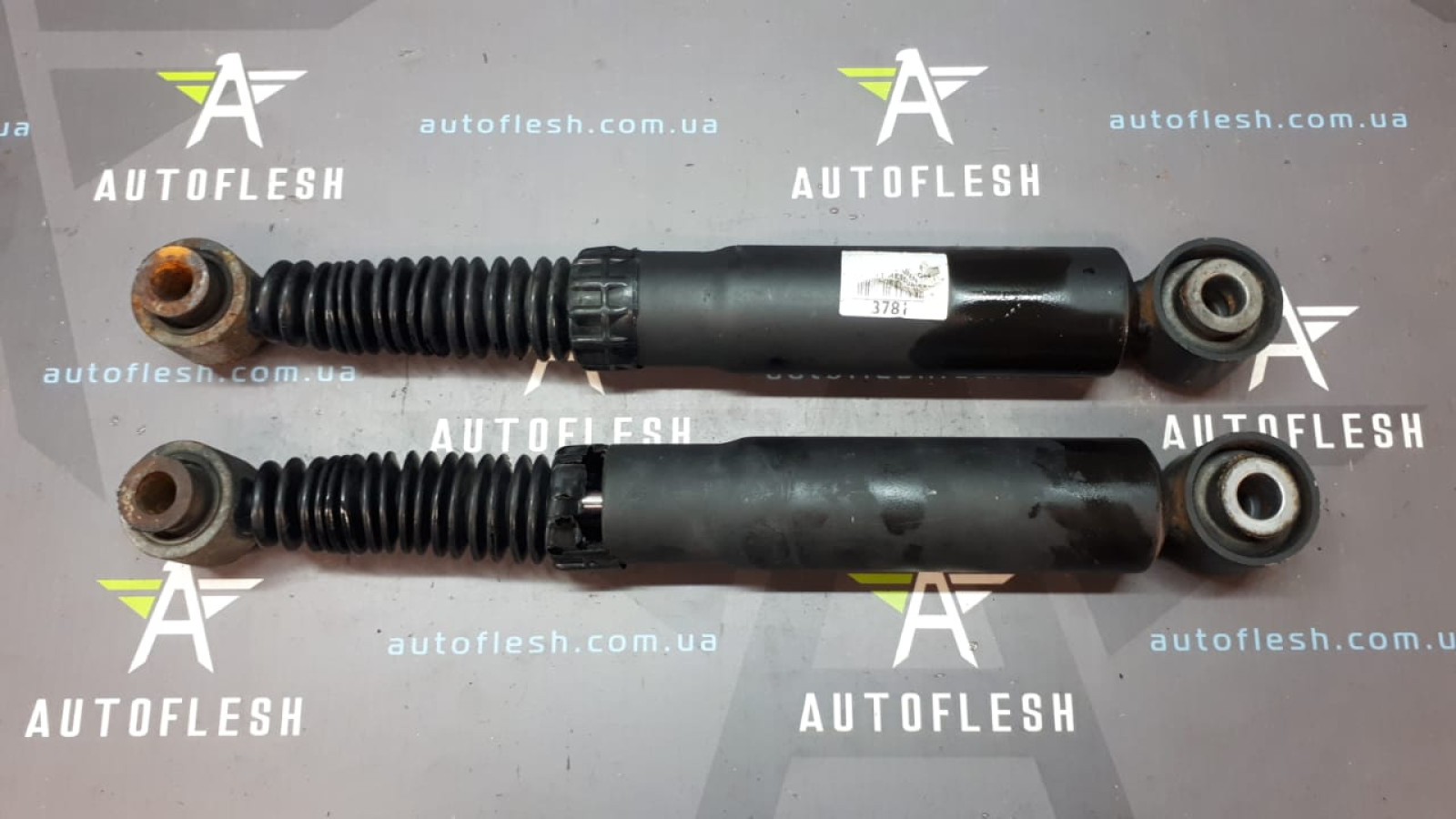 Б/у амортизатор задний 9807784280 для Citroen C4 Grand Picasso, C4 Picasso, DS5/ Peugeot 5008