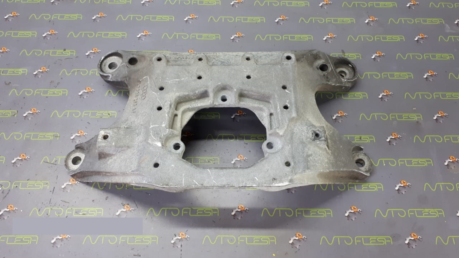 Б/у кронштейн КПП/ траверса КПП 8K0399263AF для Audi A4, A5, A6, Q5/ Seat Exeo