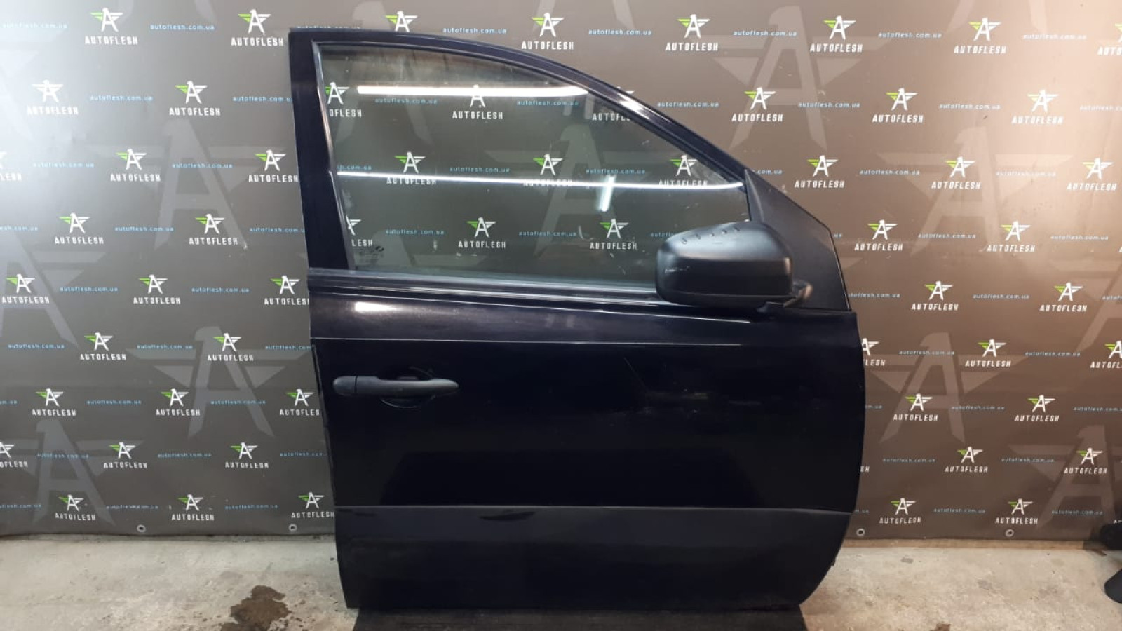 Б/у дверь передняя правая 801000030R для Renault Koleos I