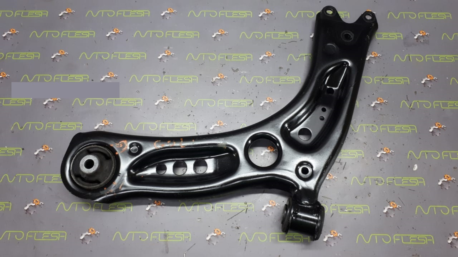 Б/у рычаг передней нижней подвески 5Q0407151J для Audi A3/ Seat Leon/ Skoda Octavia III/ Volkswagen Golf VII