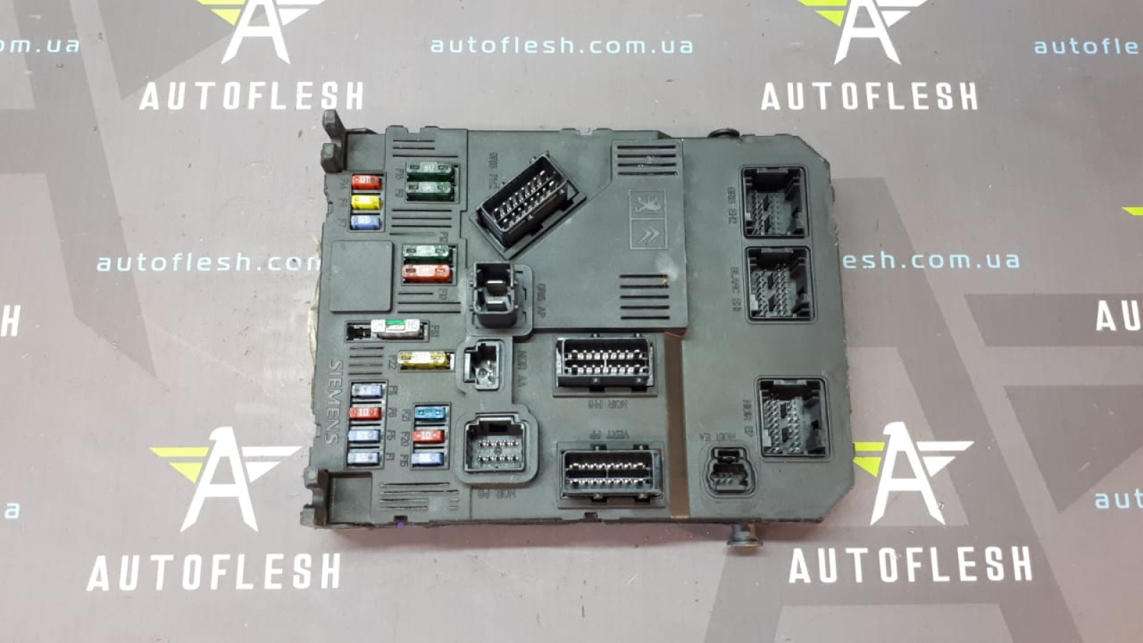 Б/у блок предохранителей 9653667580 для Citroen Xsara Picasso/ Peugeot 206