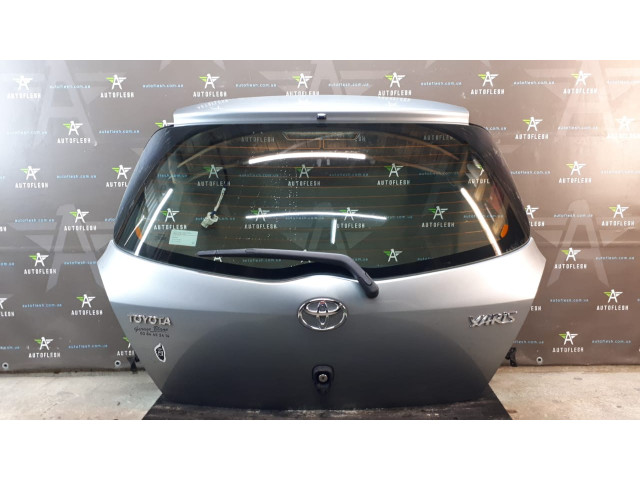 Б/у крышка багажника в сборе/ ляда 670050D030, 681050D050 для Toyota Yaris II