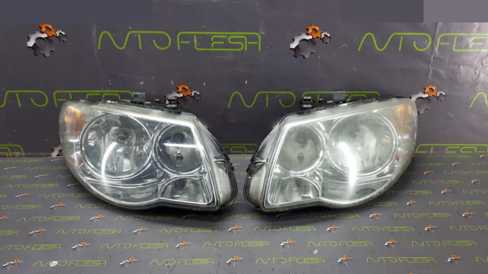 Б/у фара/ фары 04857830AC, 04857831AC для Chrysler Voyager