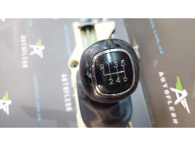 Б/у кулиса КПП 437001W210HU, 1.4 CRDI D4FC 6-ти ступенчатая для KIA Rio III Б/у кулиса КПП 437001W210HU, 1.4 CRDI D4FC 6-ти ступенчатая для KIA Rio III