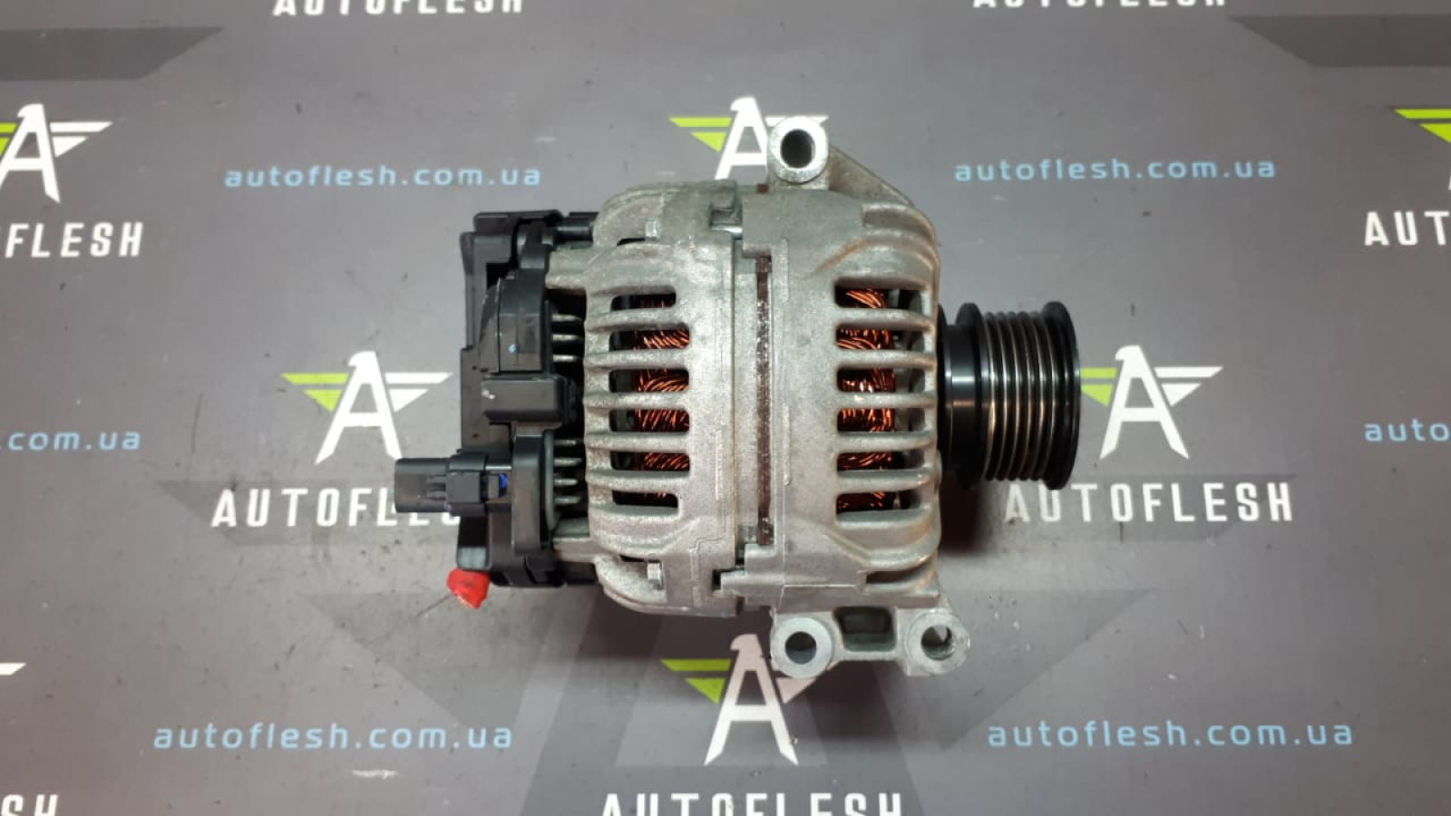Б/у генератор 8200727051, 0124415043 для Dacia/ Nissan/ Renault