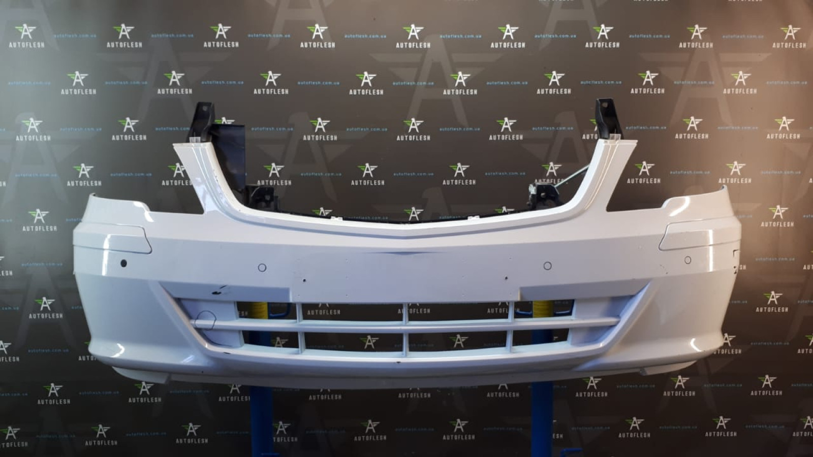 Б/у бампер передний в сборе с парктроником A6398807870 для Mercedes Viano/ Vito