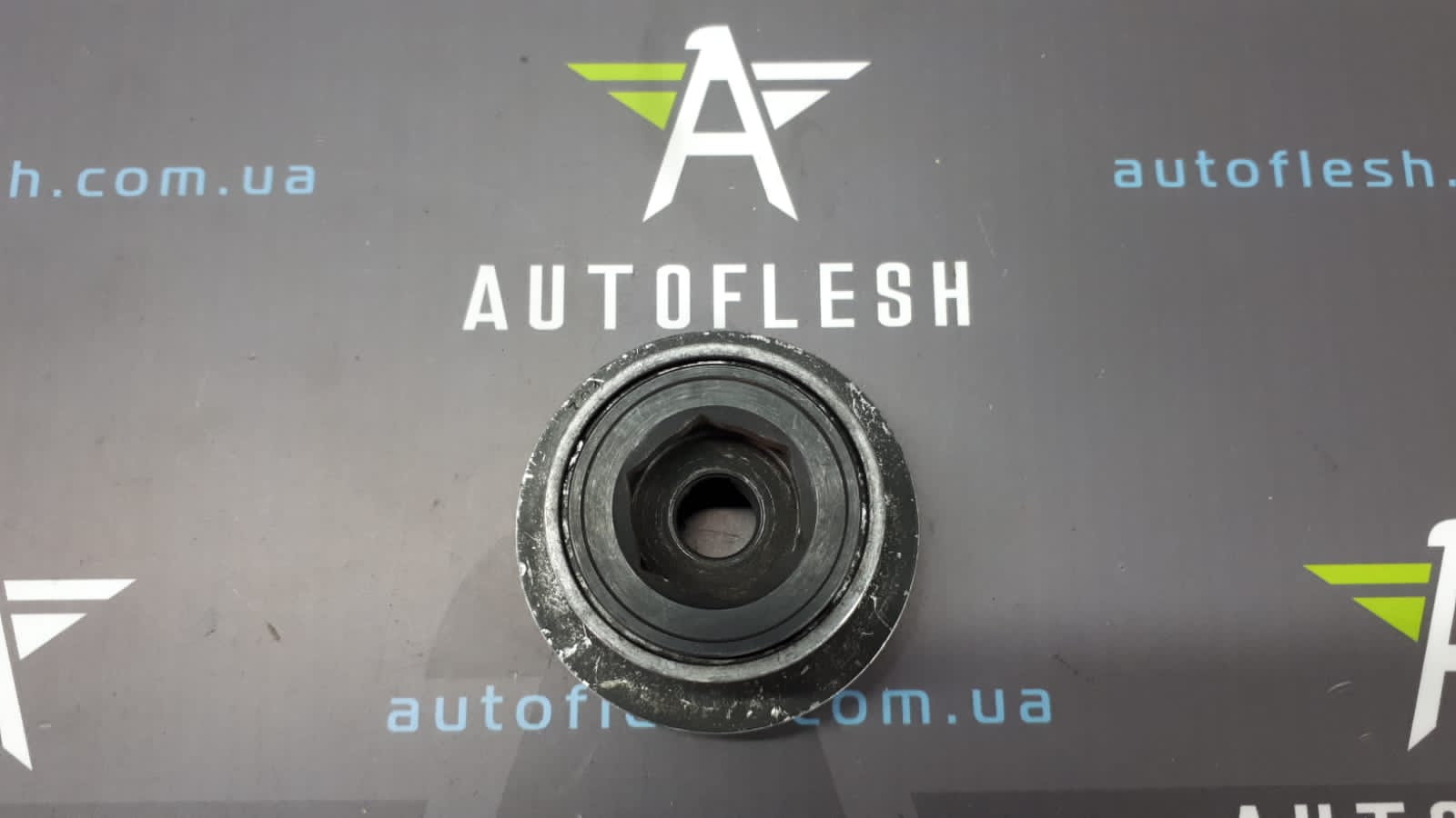 Б/у шкив генератора 8200113636 для Dacia/ Nissan/ Renault