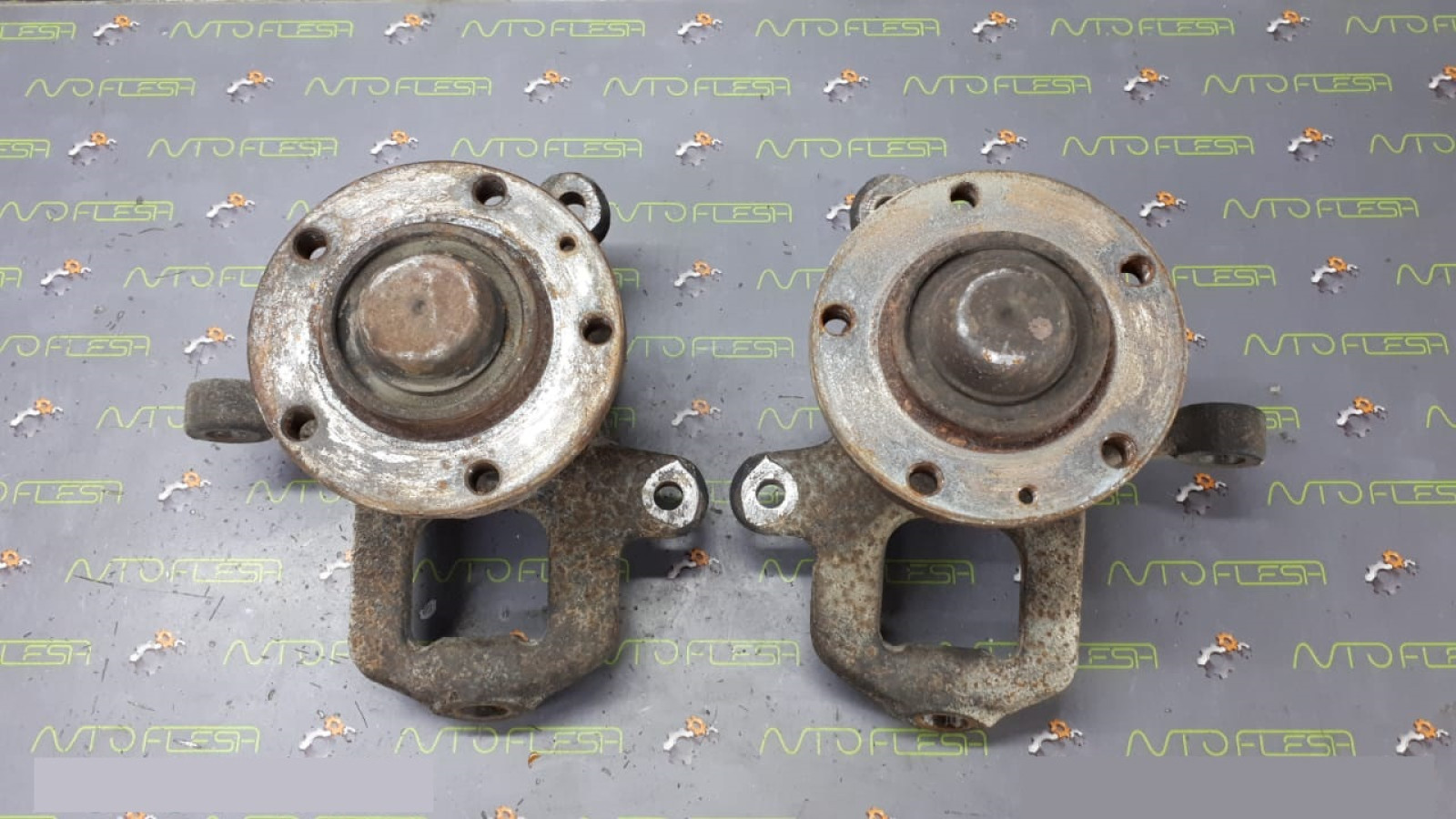 Б/у ступица передняя/ цапфа в сборе 9013320301, 9013320202 для Mercedes Sprinter/ Volkswagen LT