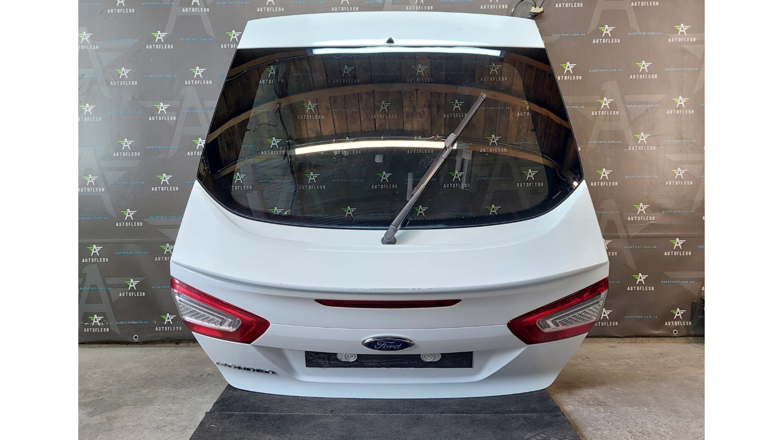 Б/у крышка багажника в сборе 1701410, 1698152, 1714868 для Ford Mondeo IV