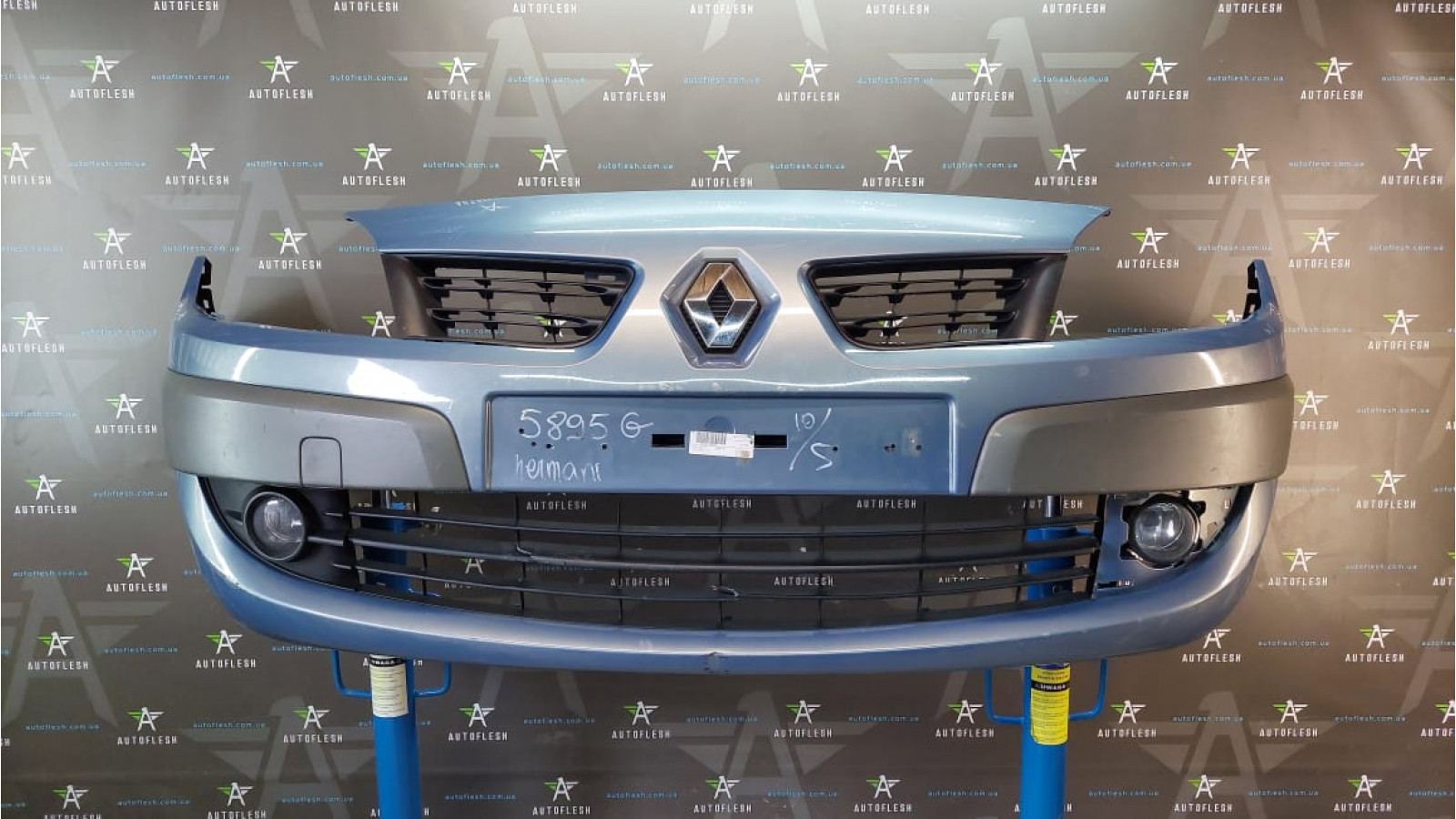 Б/у бампер передний 7701477299 для Renault Scenic II