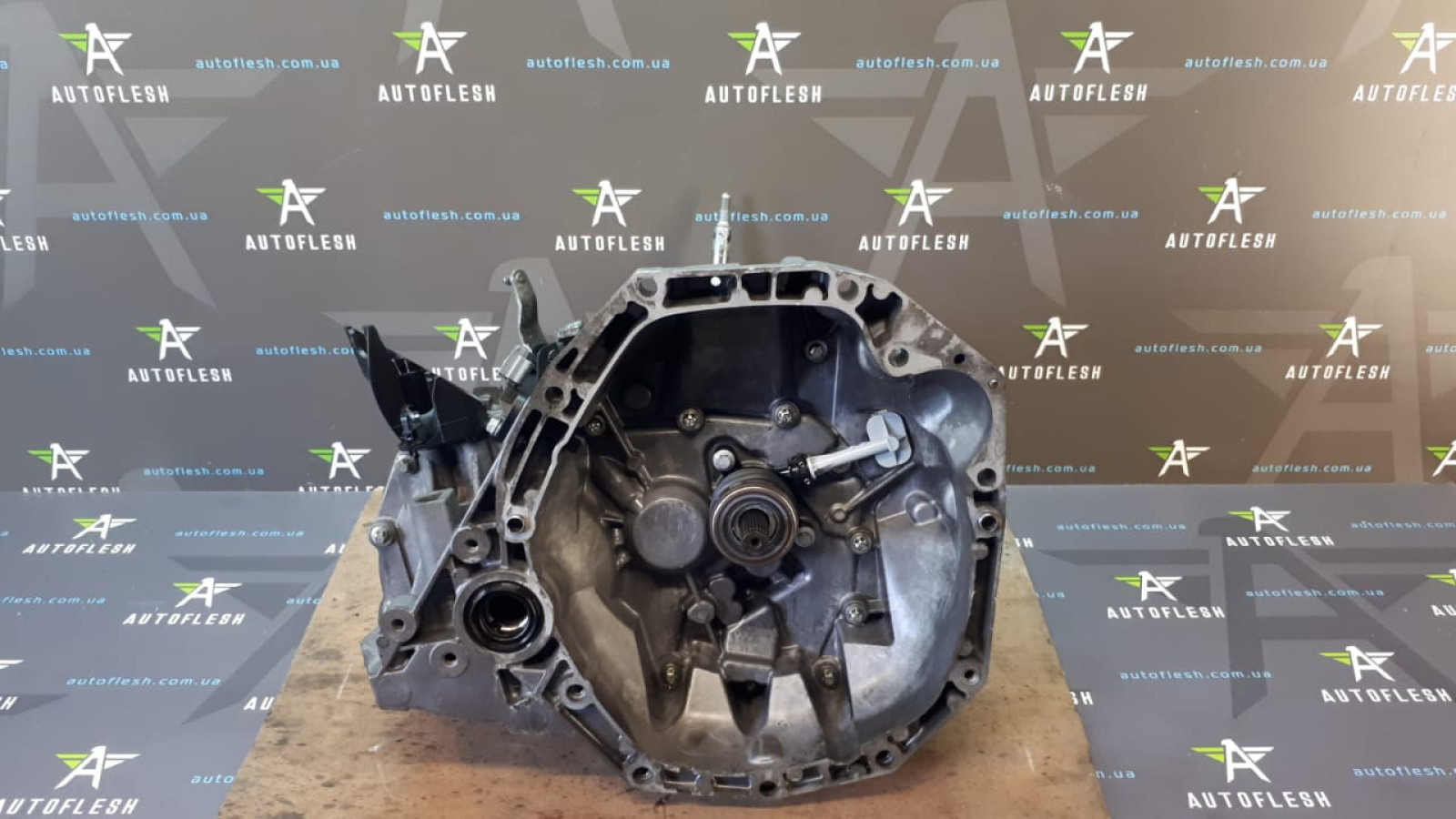 Б/у КПП/ коробка передач JR5306/ 82000050157, 1.5 dCi для Renault Clio III/ Kangoo II/ Modus/ Scenic II