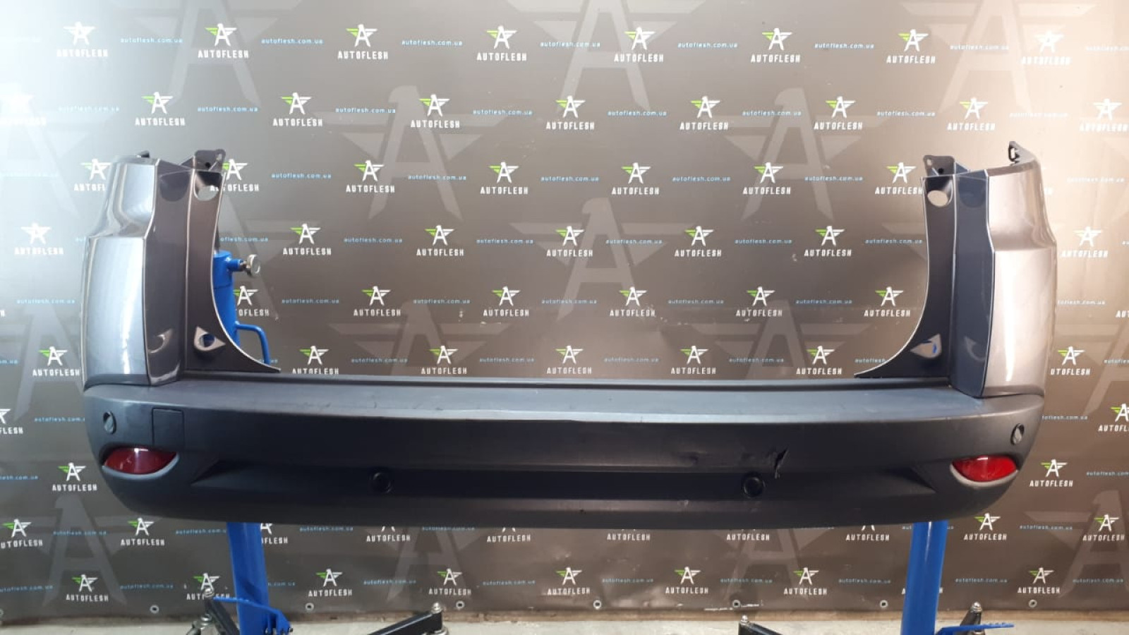 Б/у бампер задний в сборе под парктроник 850160002R для Renault Megane III Grandtour (универсал)