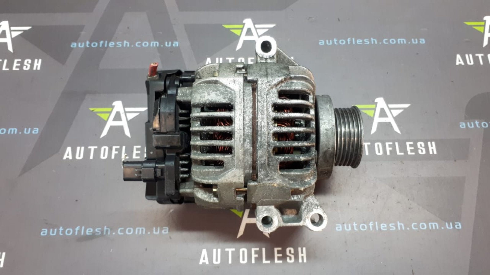 Б/у генератор 7700434899, 0124325031 для Renault Clio II/ Kangoo/ Megane/ Scenic/ Thalia Б/у генератор 7700434899, 0124325031 для Renault Clio II/ Kangoo/ Megane/ Scenic/ Thalia