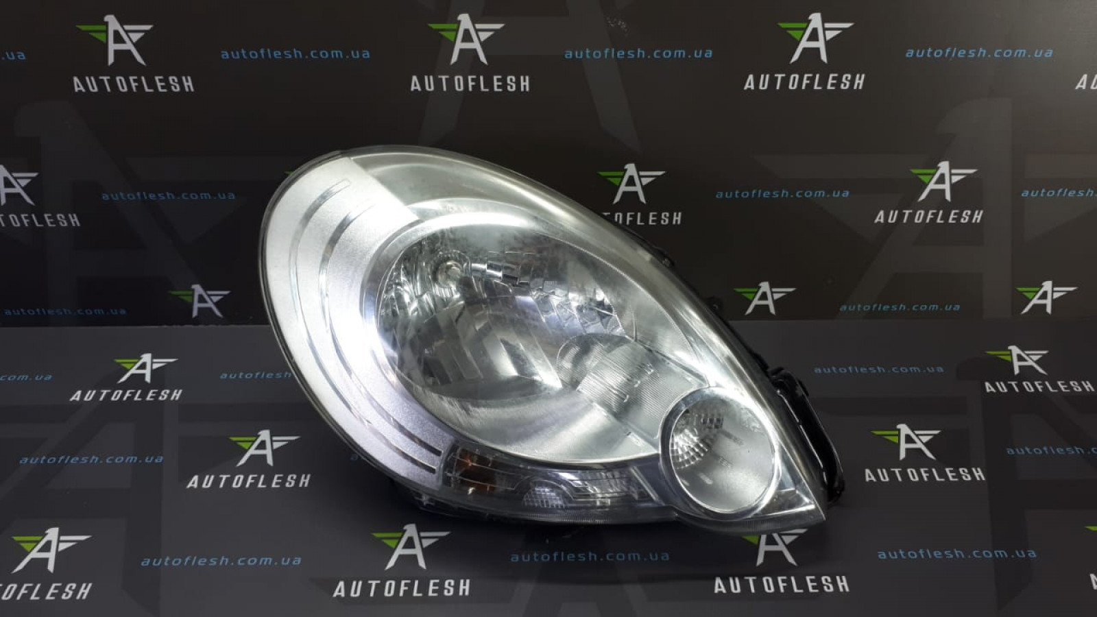 Б/у фара передняя правая 7701068178, 260106220R для Renault Kangoo II