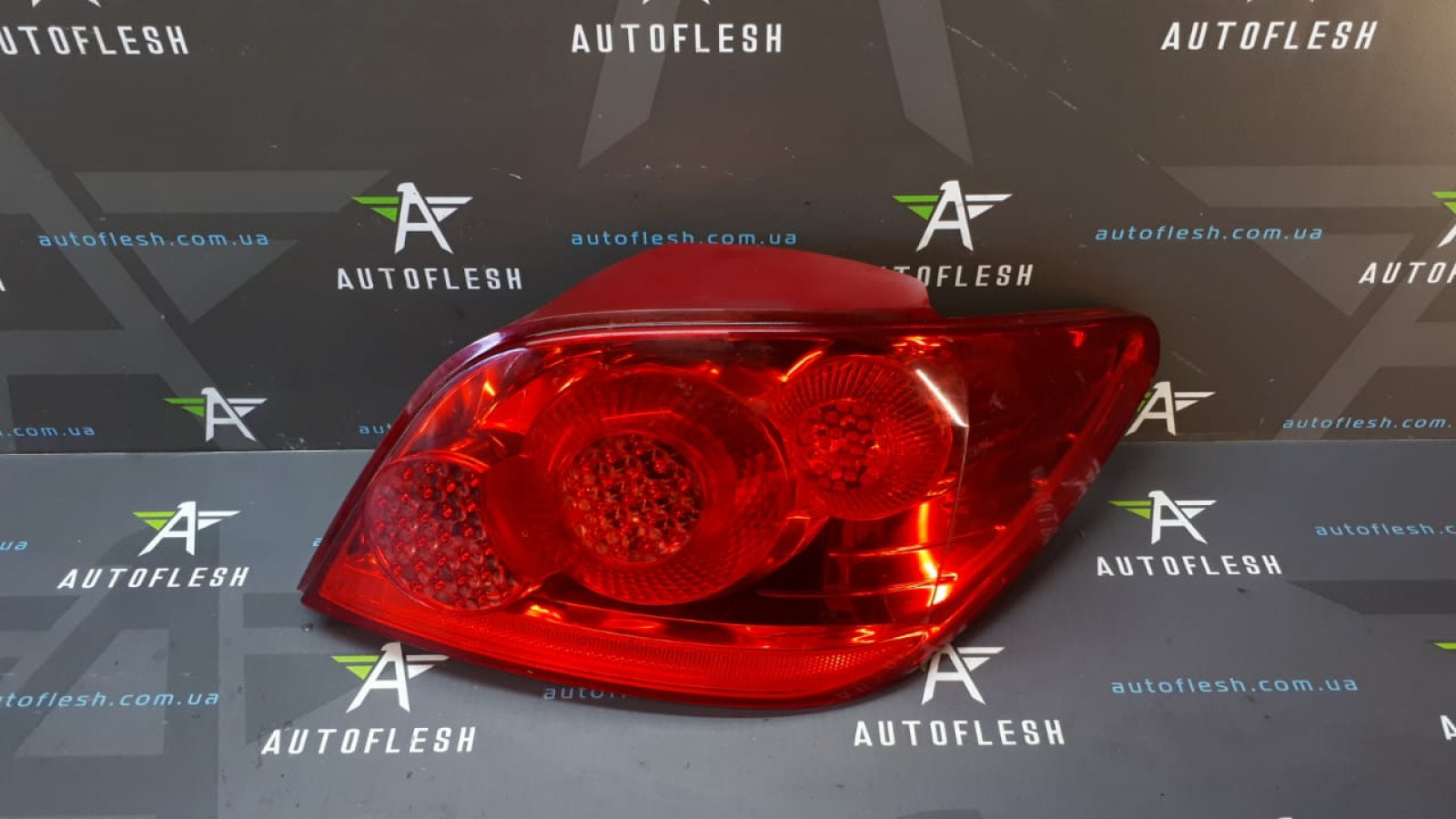 Б/у фонарь задний правый 00006351X0 для Peugeot 307