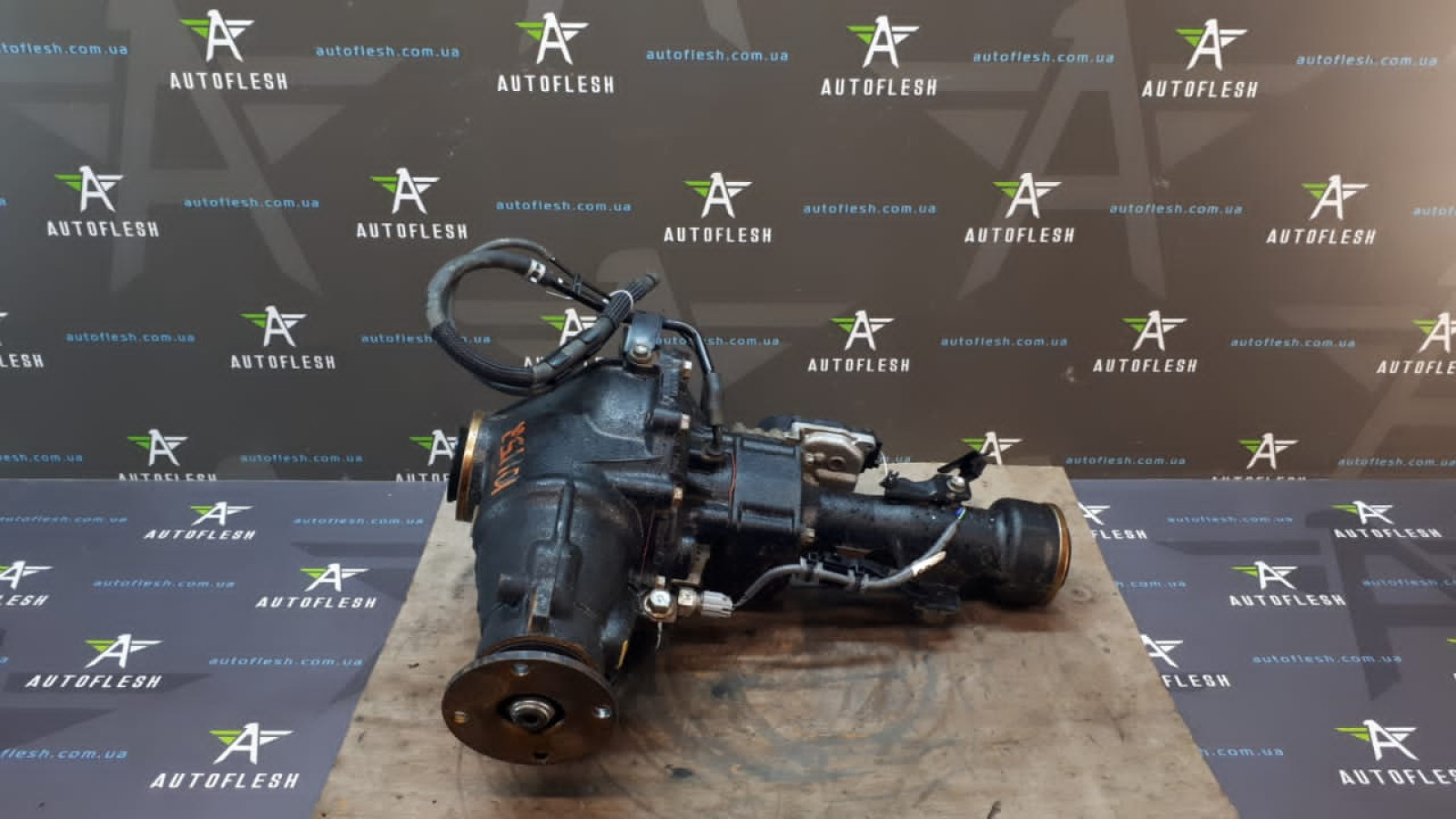 Б/у редуктор передний 4111071470, 2.4 2GD-FTV для Toyota Hilux VIII