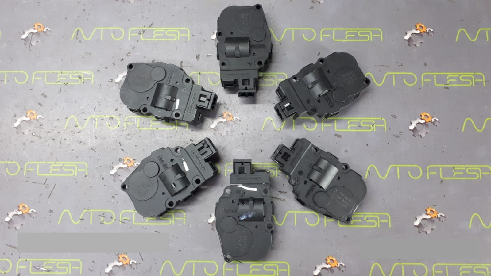 Б/у привод заслонки печки/ заслонка A1648202042, 9298886C для Mercedes GL-Class/ ML-Class Б/у привод заслонки печки/ заслонка A1648202042, 9298886C для Mercedes GL-Class/ ML-Class
