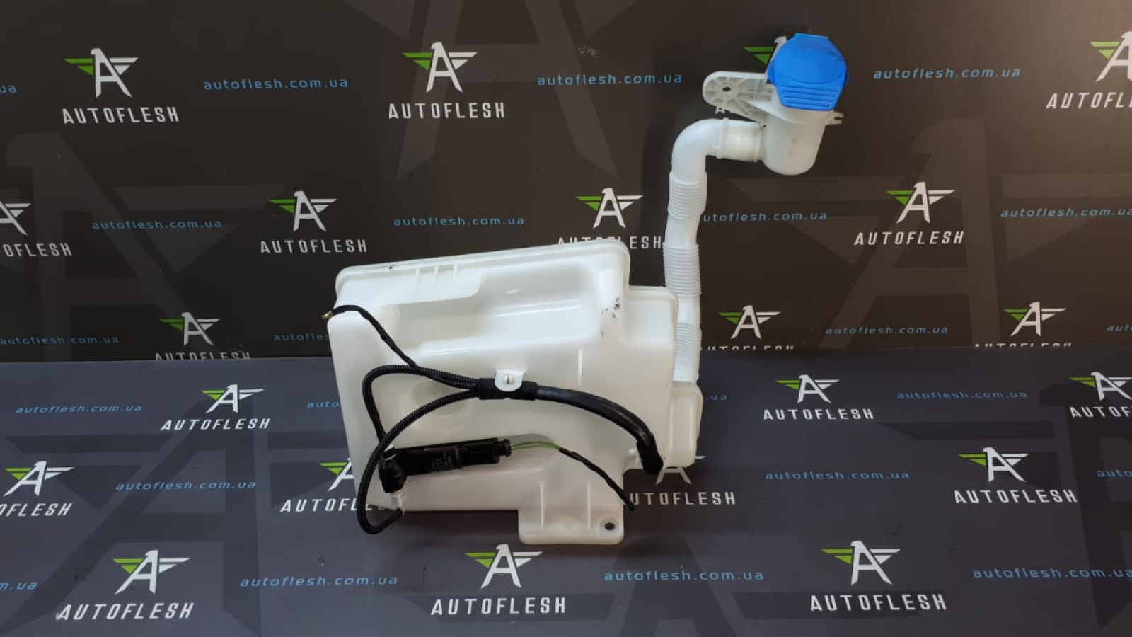 Б/у бачок омывателя 1K0955453Q для Audi/ Seat/ Skoda/ Volkswagen
