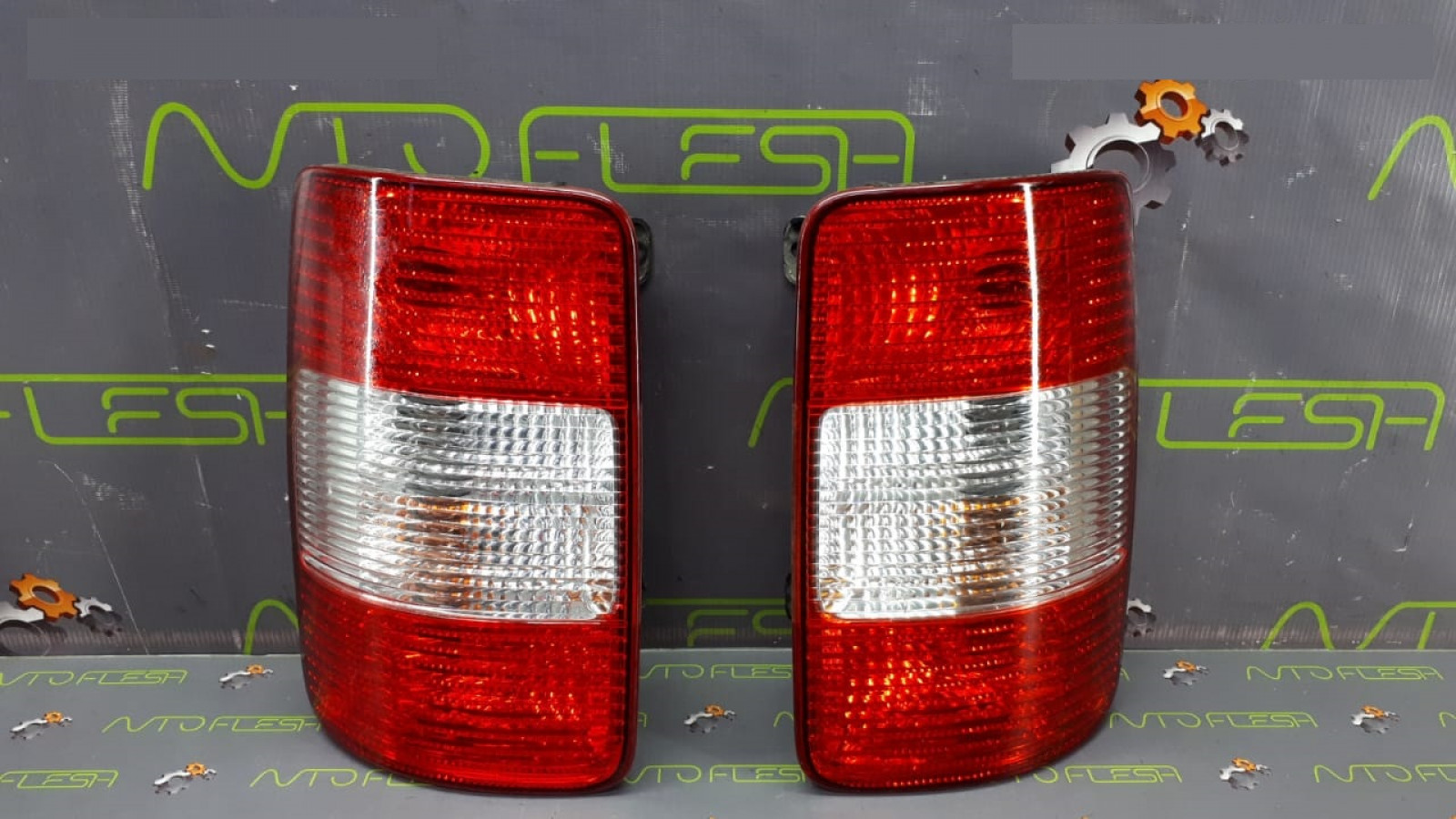 Б/у фонарь задний 2K0945111A, 2K0945112A для Volkswagen Caddy III