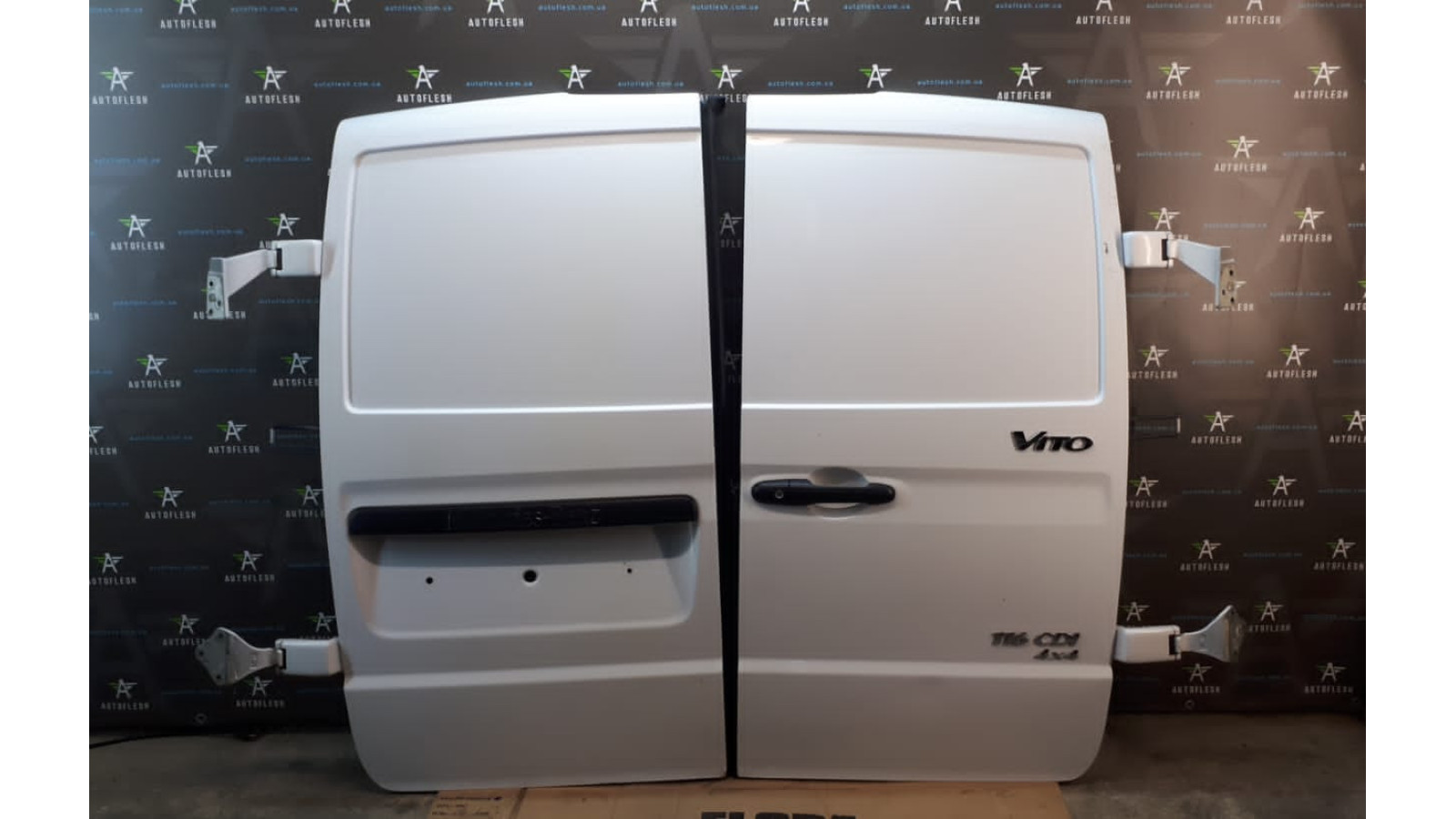 Б/у дверь задняя в сборе/ дверь задняя распашная для Mercedes Vito W639