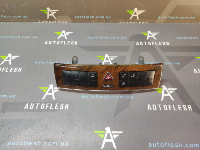 Б/в блок кнопок у центральну консоль 2038700110, A2036804082 для Mercedes C-Class/CLK