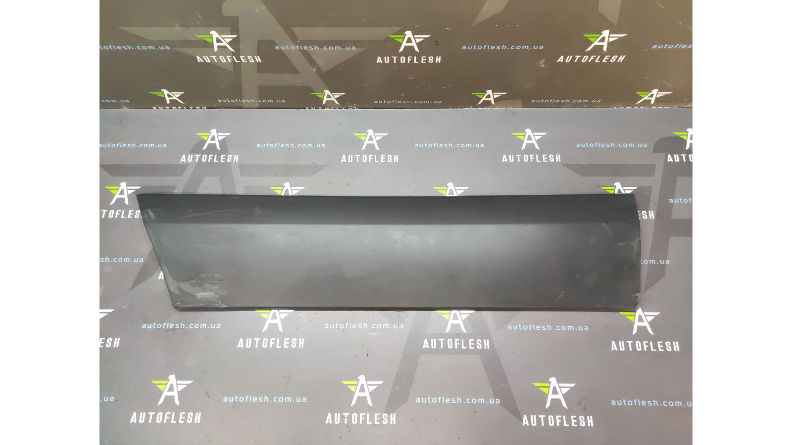 Б/в молдинг двері передньої лівої A9066900162 для Mercedes Sprinter/ Volkswagen Crafter