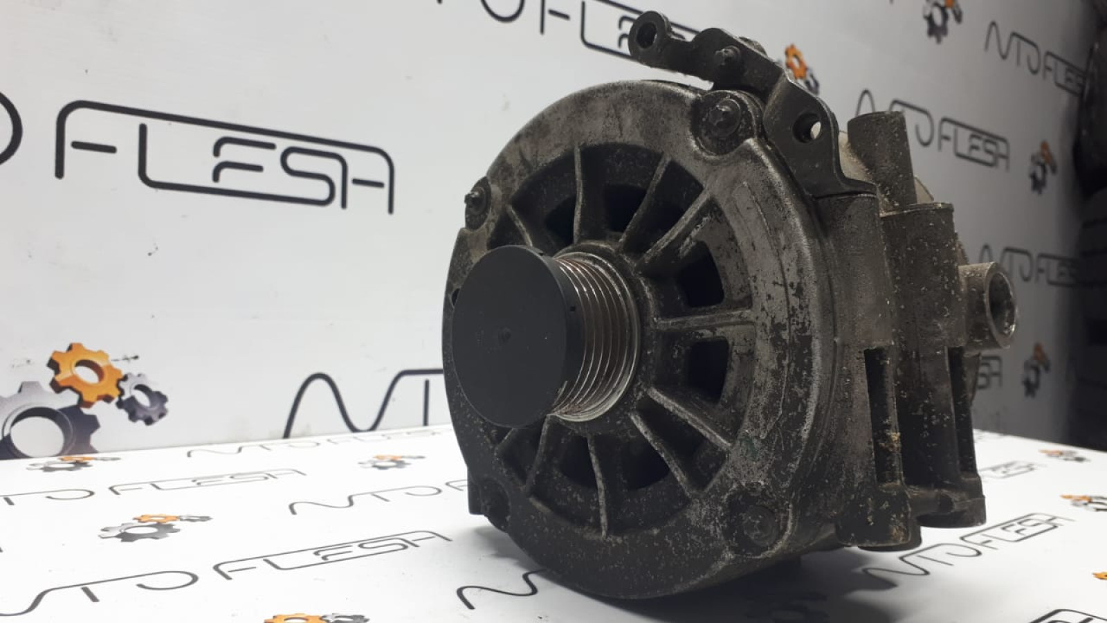Б/у генератор A0001501750 для Mercedes