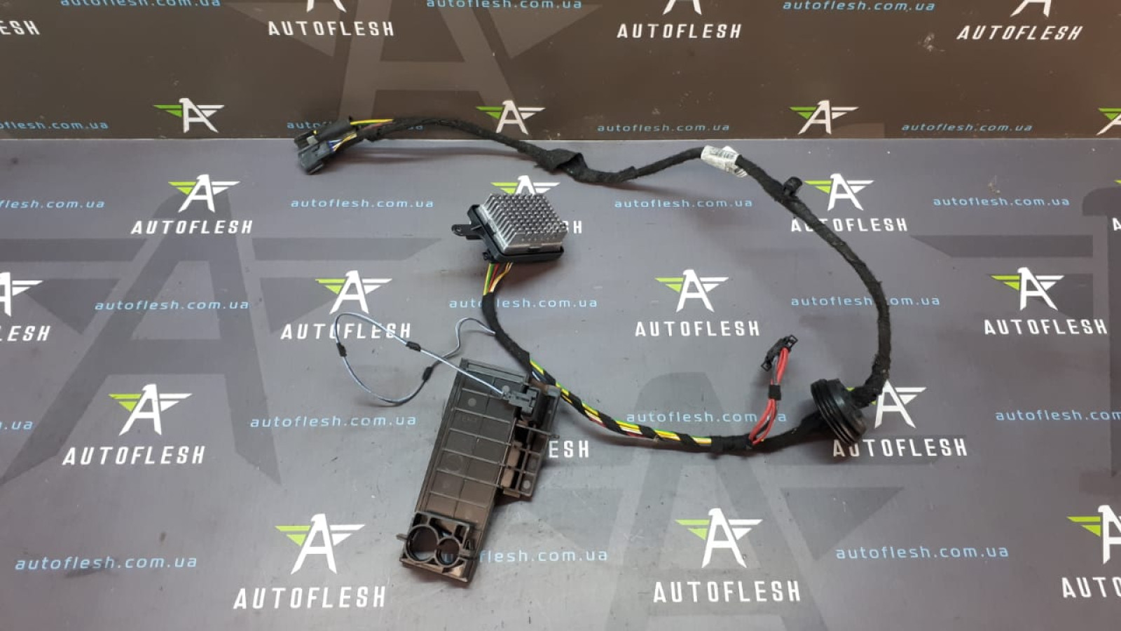 Б/у резистор печки/ реле печки 299H39053R, 295U43461R для Renault Zoe