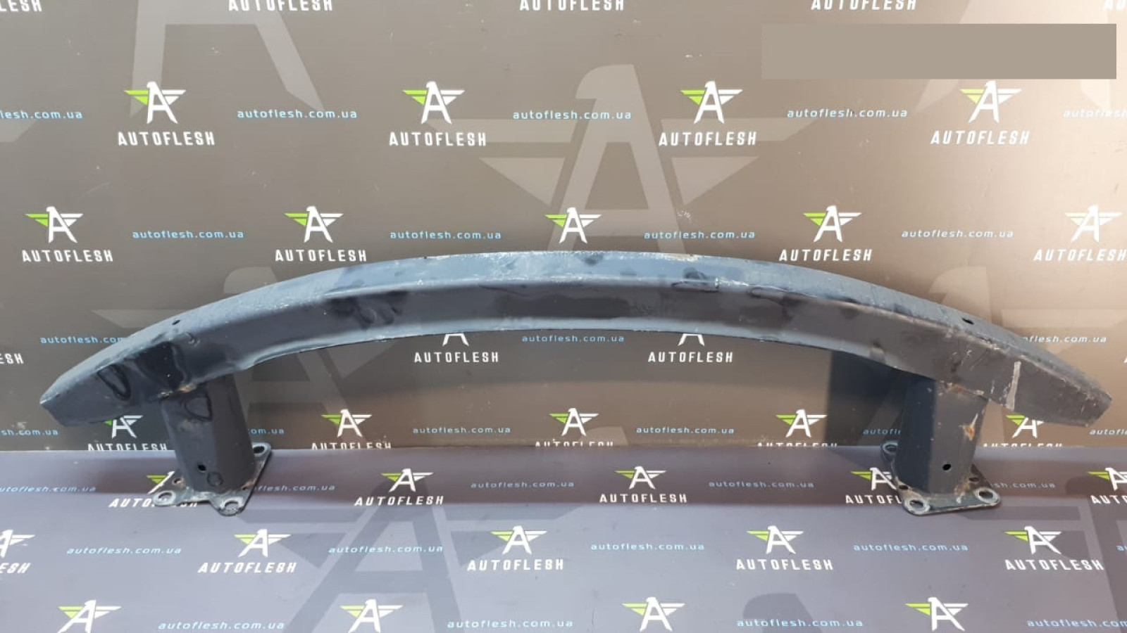 Б/у усилитель переднего бампера 3B0807109A для Volkswagen Passat