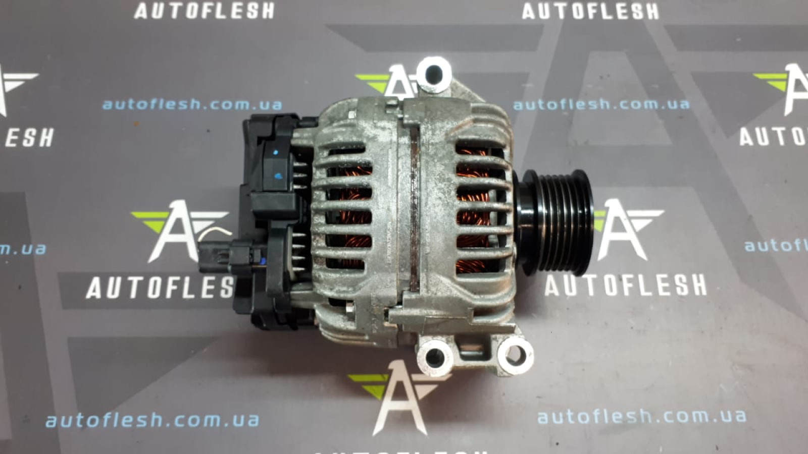 Б/у генератор 0124415043, 8200727051A для Dacia/ Nissan/ Renault
