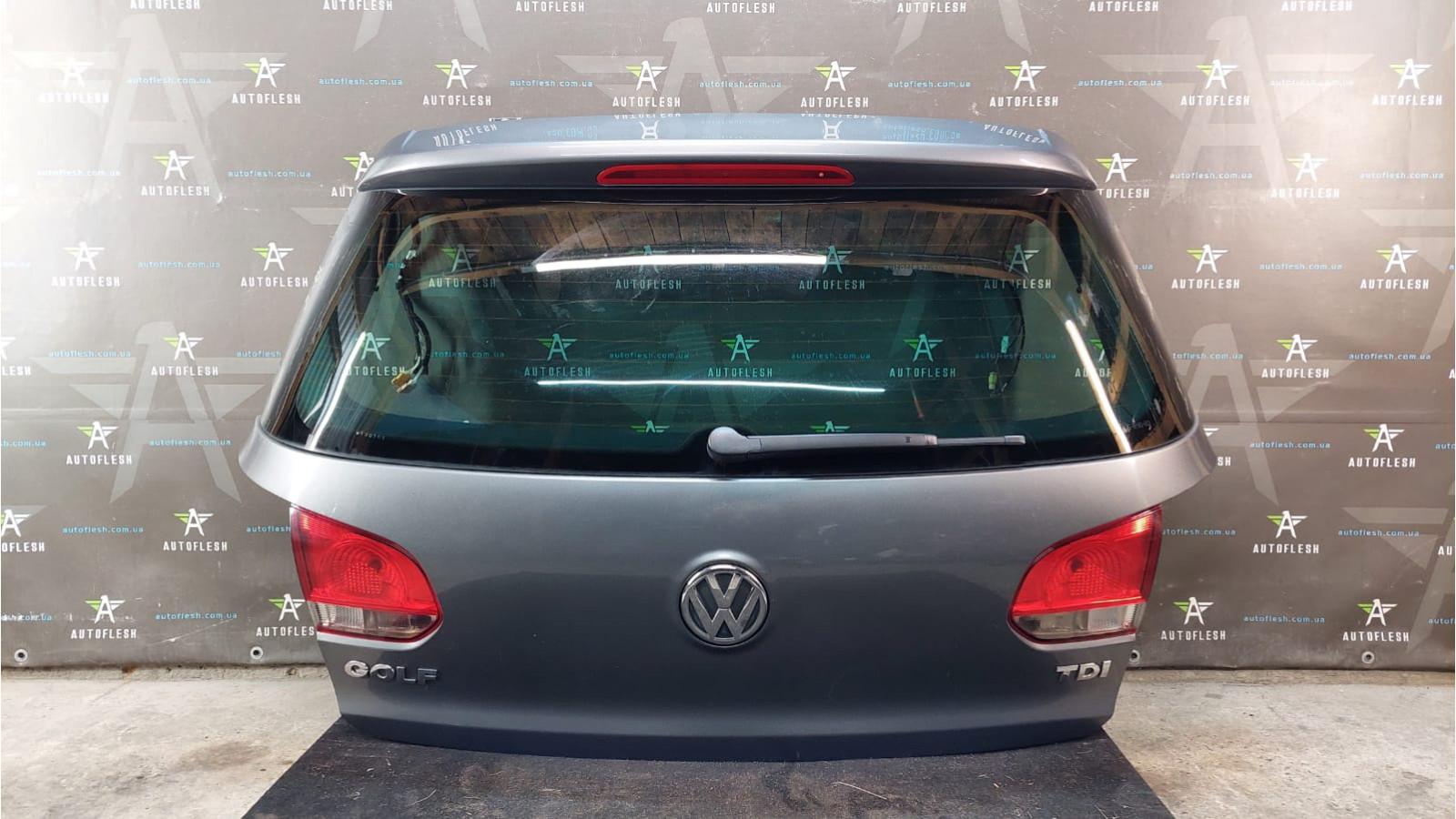 Б/у крышка багажника/ ляда 5K6827025J для Volkswagen Golf VI