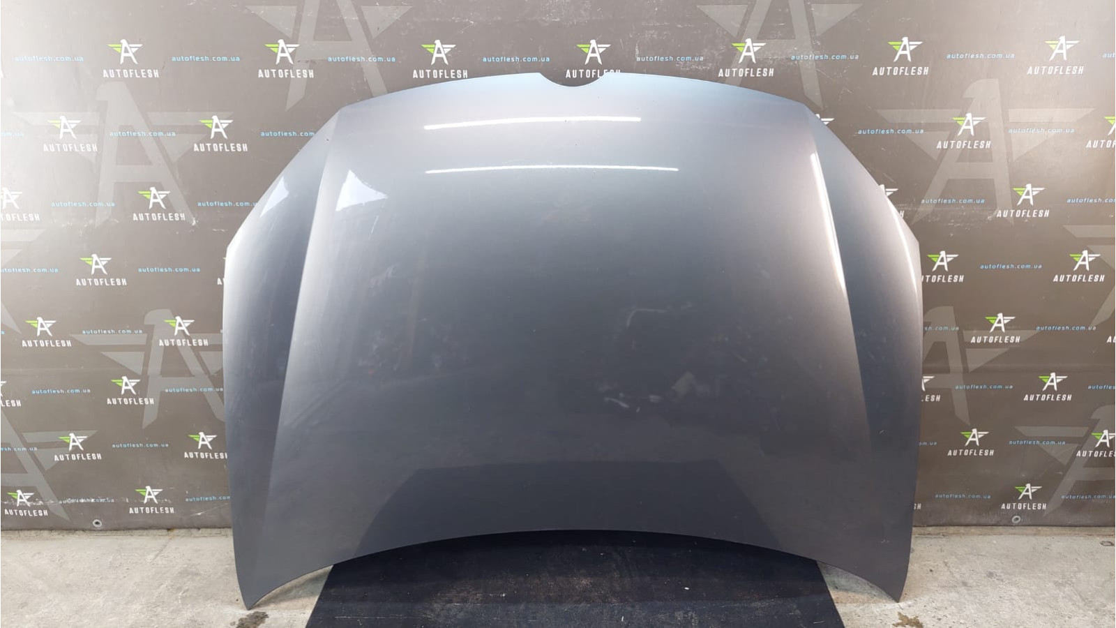 Б/у капот 5K0823031G для Volkswagen Golf VI