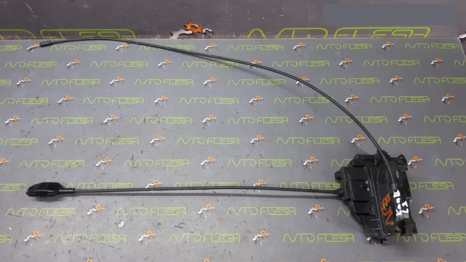 Б/у замок левой сдвижной двери 8200542358 для Mercedes Citan/ Renault Kangoo II Б/у замок левой сдвижной двери 8200542358 для Mercedes Citan/ Renault Kangoo II