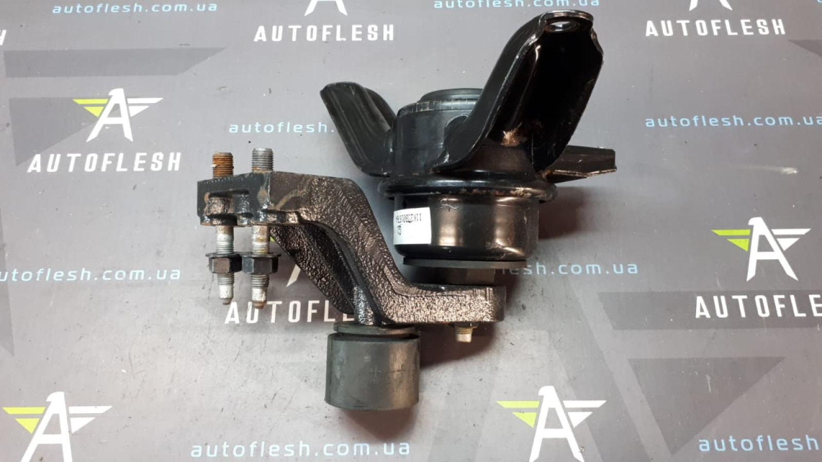 Б/у подушка/ опора двигателя правая 218102S000, 218252Y600 для Hyundai IX35/ KIA Sportage
