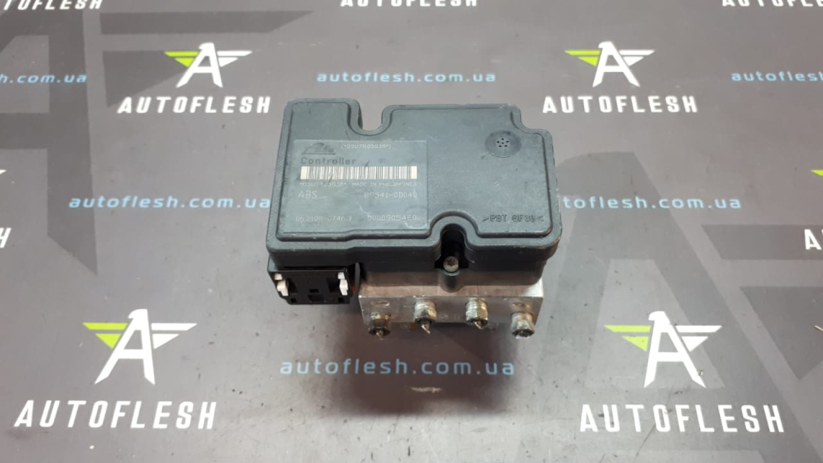 Б/у блок ABS/ насос ABS 445100D031, 895410D040 для Toyota Yaris