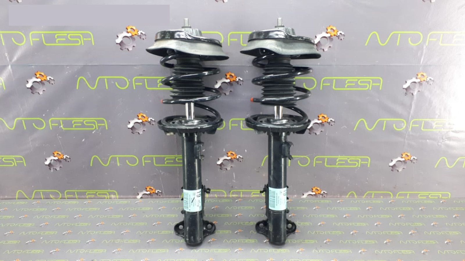 Б/у пружина передняя A2033214004, 2.2 CDI, красный/ красный для Mercedes C/ CLC/ CLK-Class