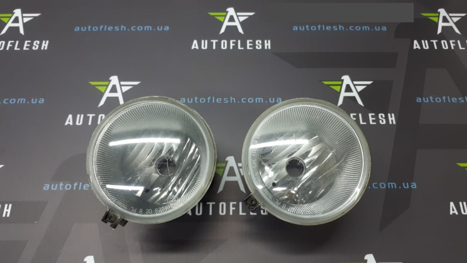 Б/у фара противотуманная/ противотуманки 61A18080168 для Chrysler 300C/ Dodge Charger/ Jeep Grand Cherokee III