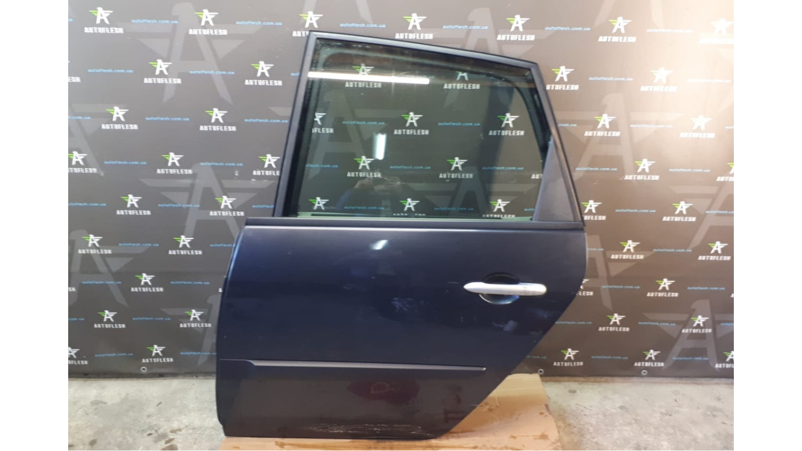 Б/у дверь задняя левая для Renault Grand Scenic II/ Scenic II