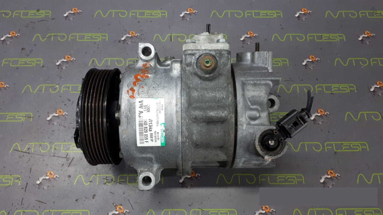 Б/у компрессор кондиционера 1K0820859F для Audi/ Seat/ Skoda/ Volkswagen