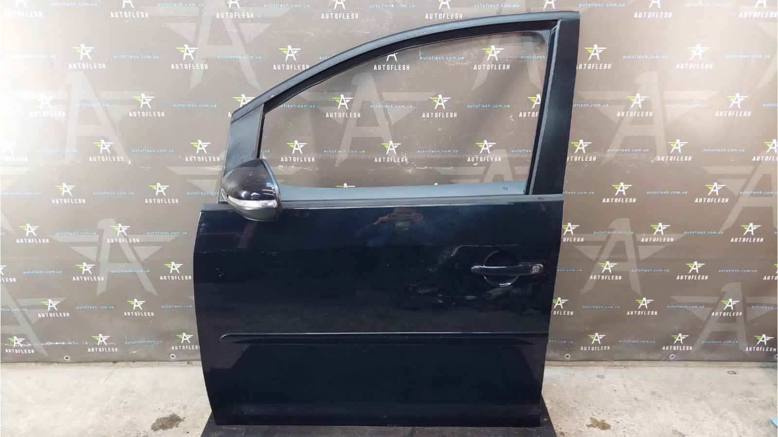 Б/у дверь передняя левая/ дверь водительская 1T0831056AB для Volkswagen Touran