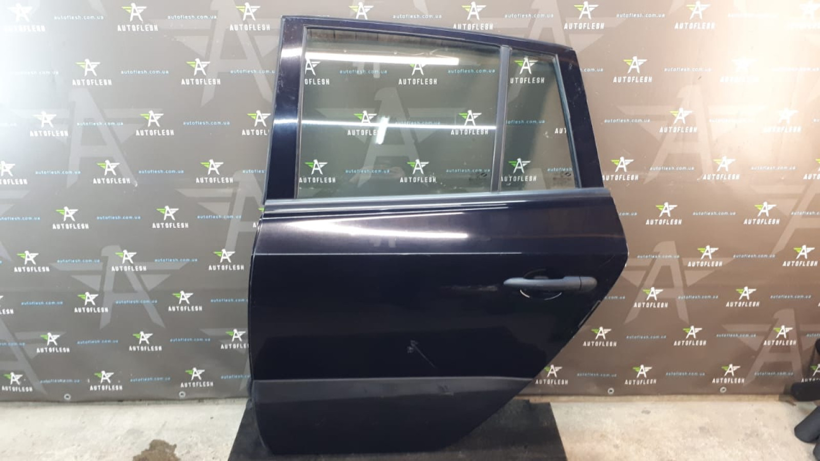 Б/у дверь задняя левая 821010028R для Renault Koleos I