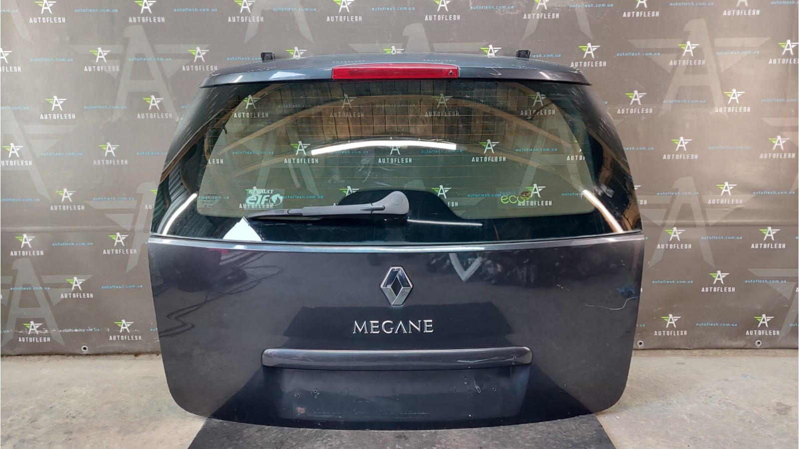 Б/у крышка багажника 7751474293, 7701475259, 82000715249 для Renault Megane II