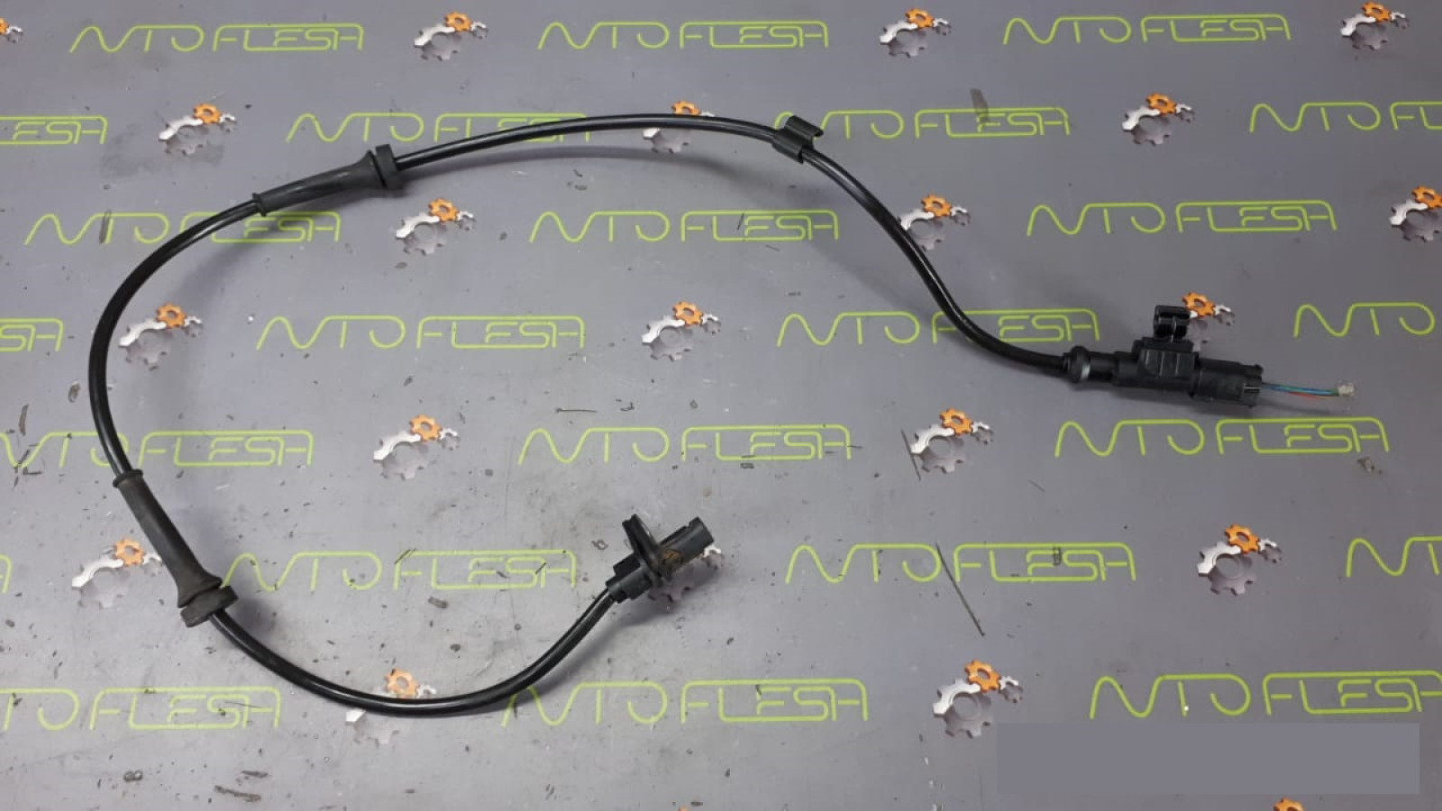 Б/у датчик ABS передний 4515400217 для Smart ForTwo Б/у датчик ABS передний 4515400217 для Smart ForTwo