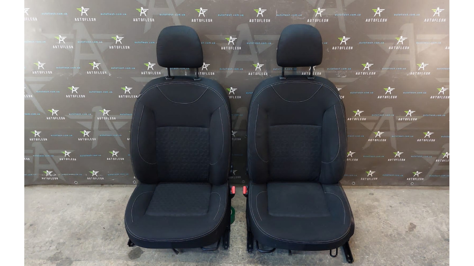 Б/у сиденья передние для Dacia Sandero II/ Renault Sandero Stepway II