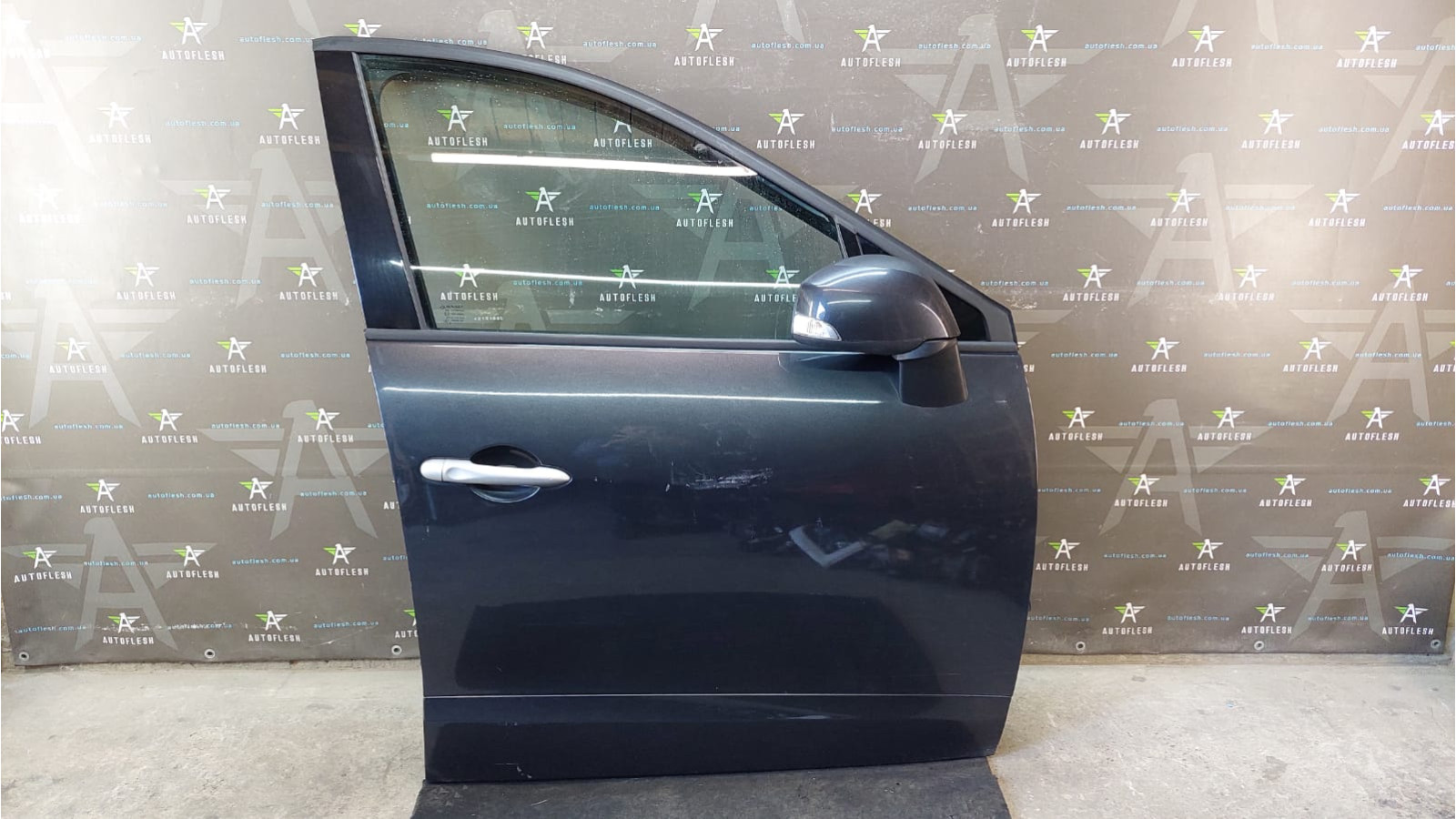 Б/у дверь передняя правая 801005468R для Renault Grand Scenic III/ Scenic III Б/у дверь передняя правая 801005468R для Renault Grand Scenic III/ Scenic III