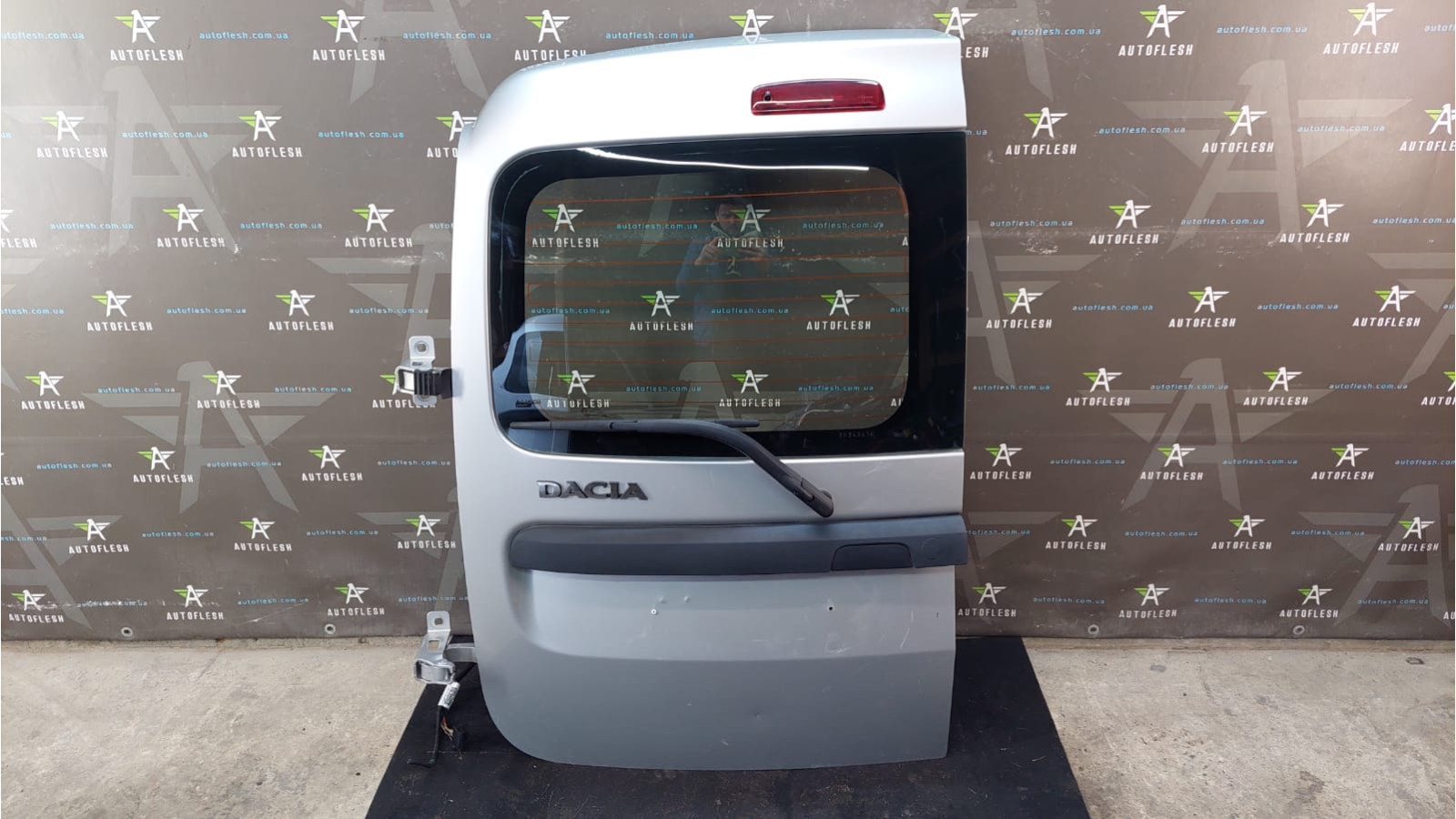 Б/у дверь задняя левая распашная в сборе 6001548841 для Dacia Logan MCV