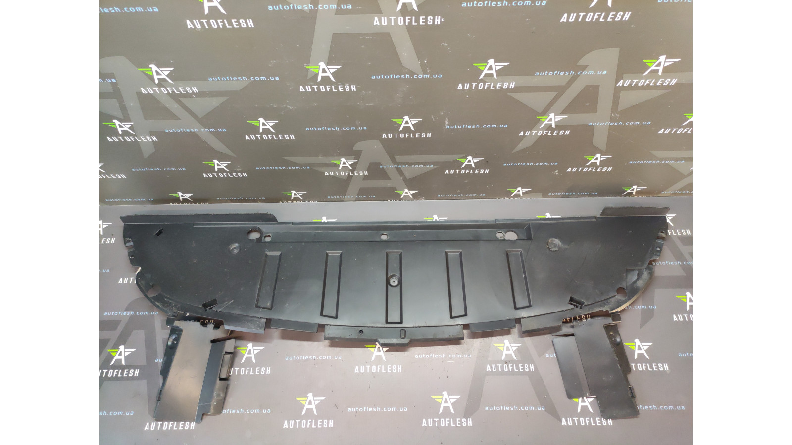 Б/у защита бампера переднего 8200140334 для Renault Grand Scenic II/ Scenic II Б/у защита бампера переднего 8200140334 для Renault Grand Scenic II/ Scenic II